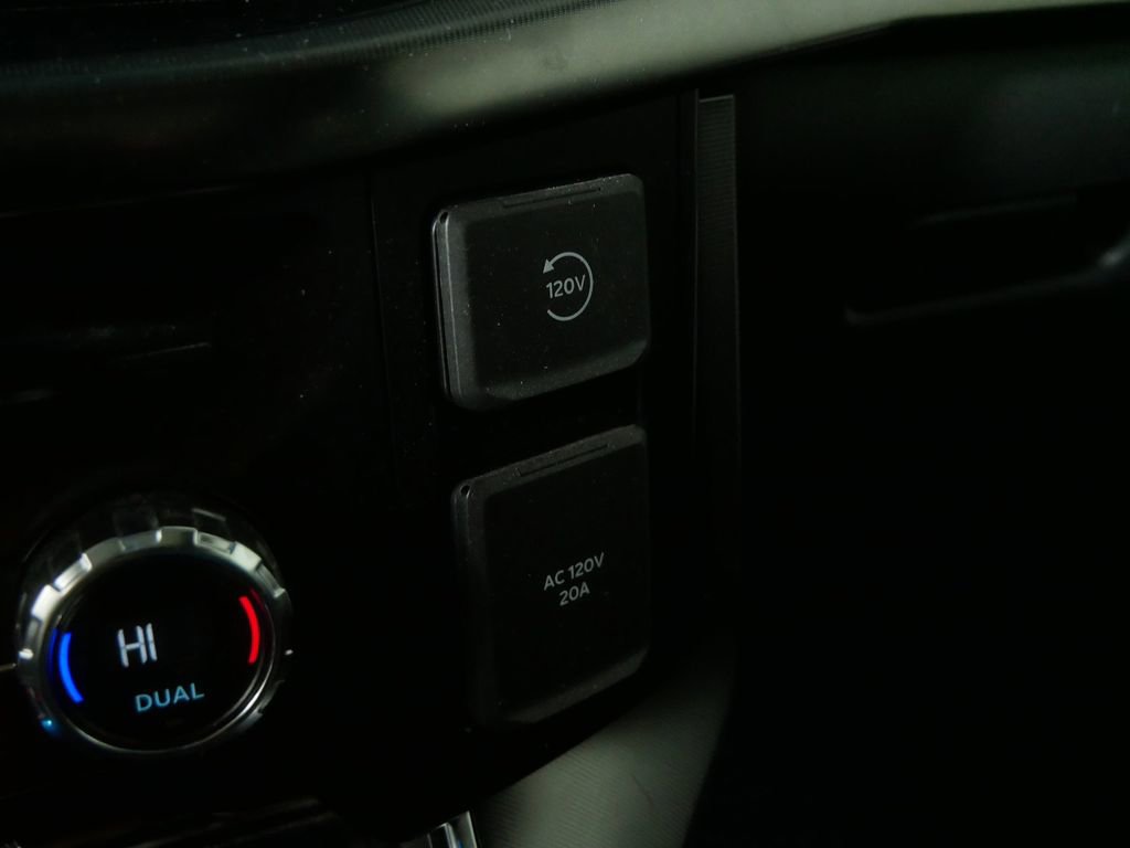 Used 2021 Ford F150 Platinum AWD/4WD image 33