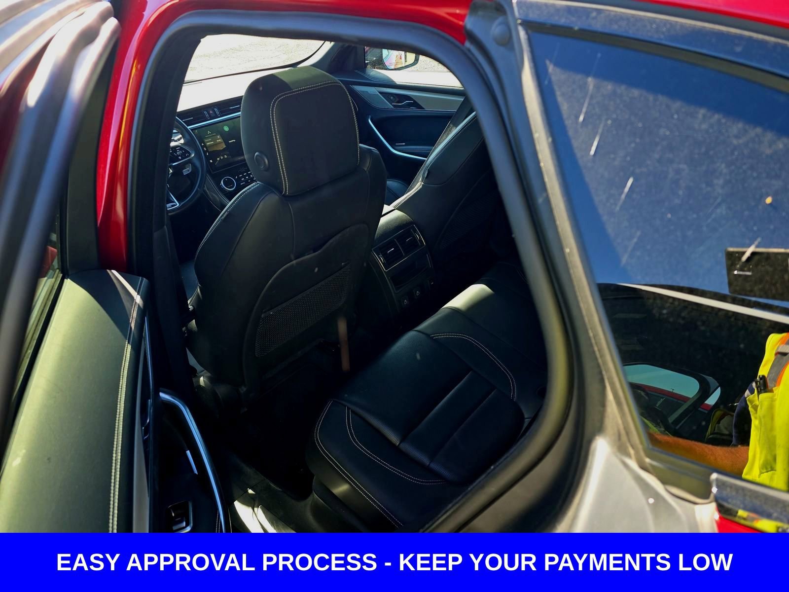 Used 2024 Jaguar F-PACE R-Dynamic S image 11