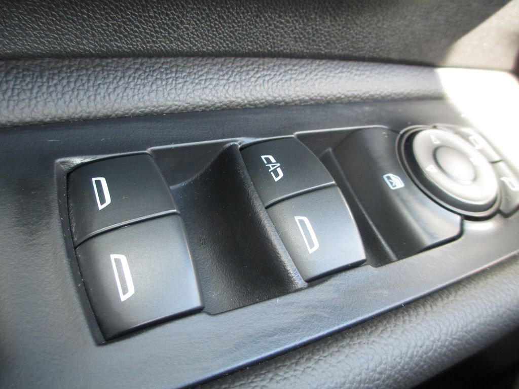 Used 2020 GMC Terrain SLT w/ Preferred Package AWD/4WD image 28