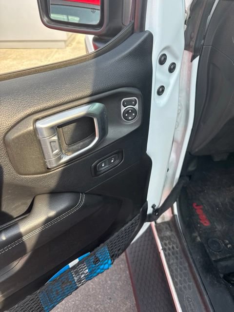 Used 2019 Jeep Wrangler Unlimited Sahara AWD/4WD image 13