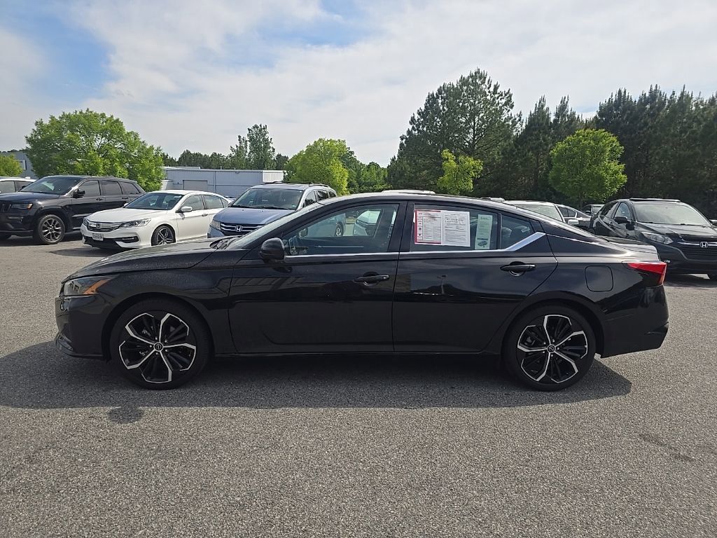 Used 2025 Nissan Altima 2.5 SR FWD image 2