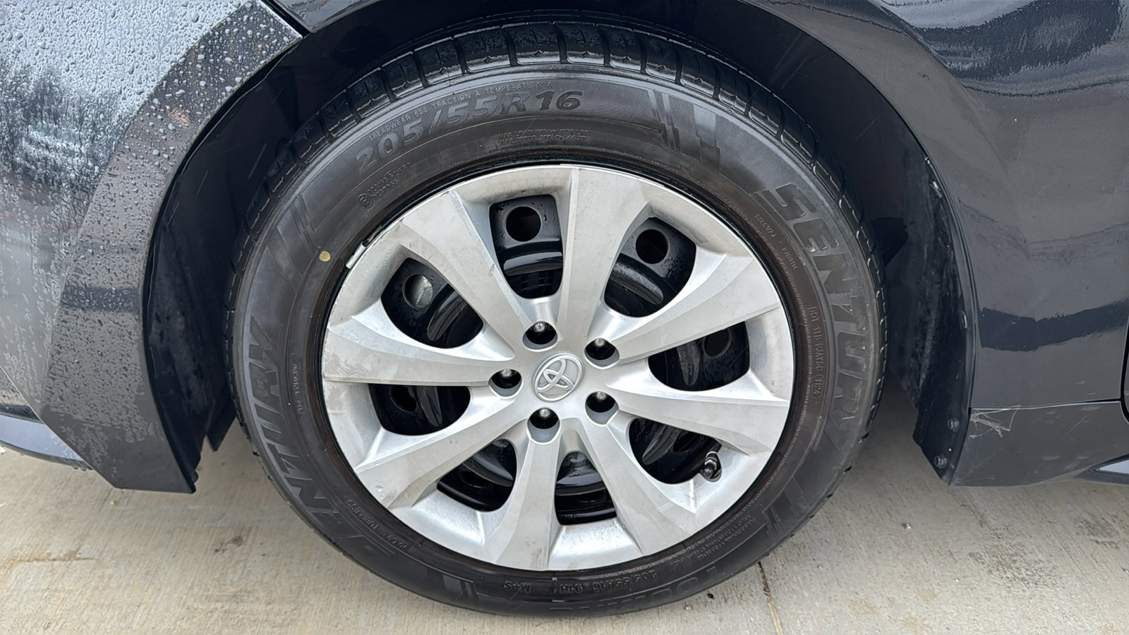 Used 2022 Toyota Corolla LE image 18