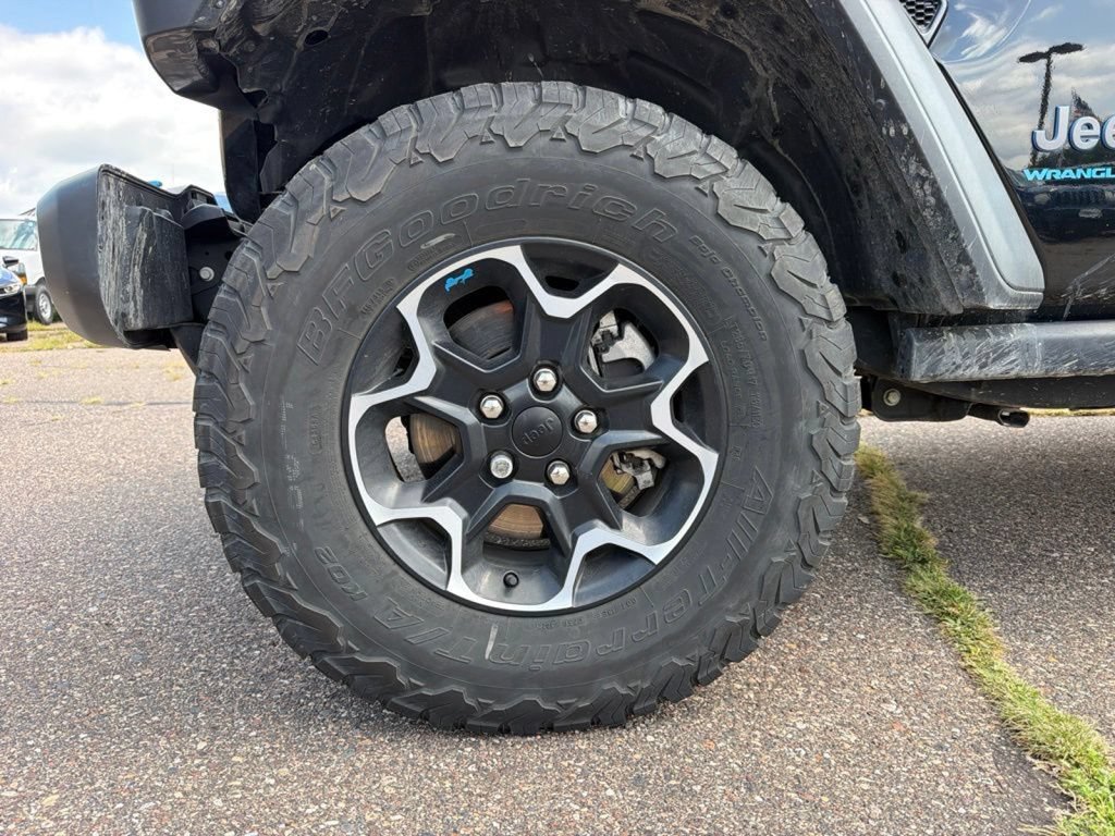Used 2023 Jeep Wrangler Unlimited Rubicon 4xe w/ Cold Weather Group AWD/4WD image 9