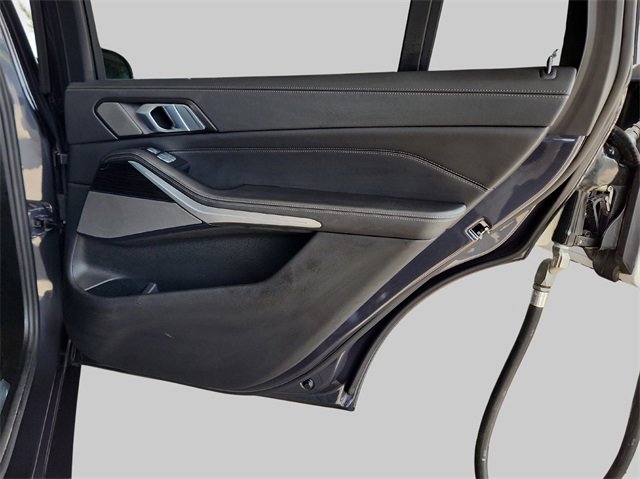 Used 2021 BMW X7 xDrive40i w/ Premium Package image 32