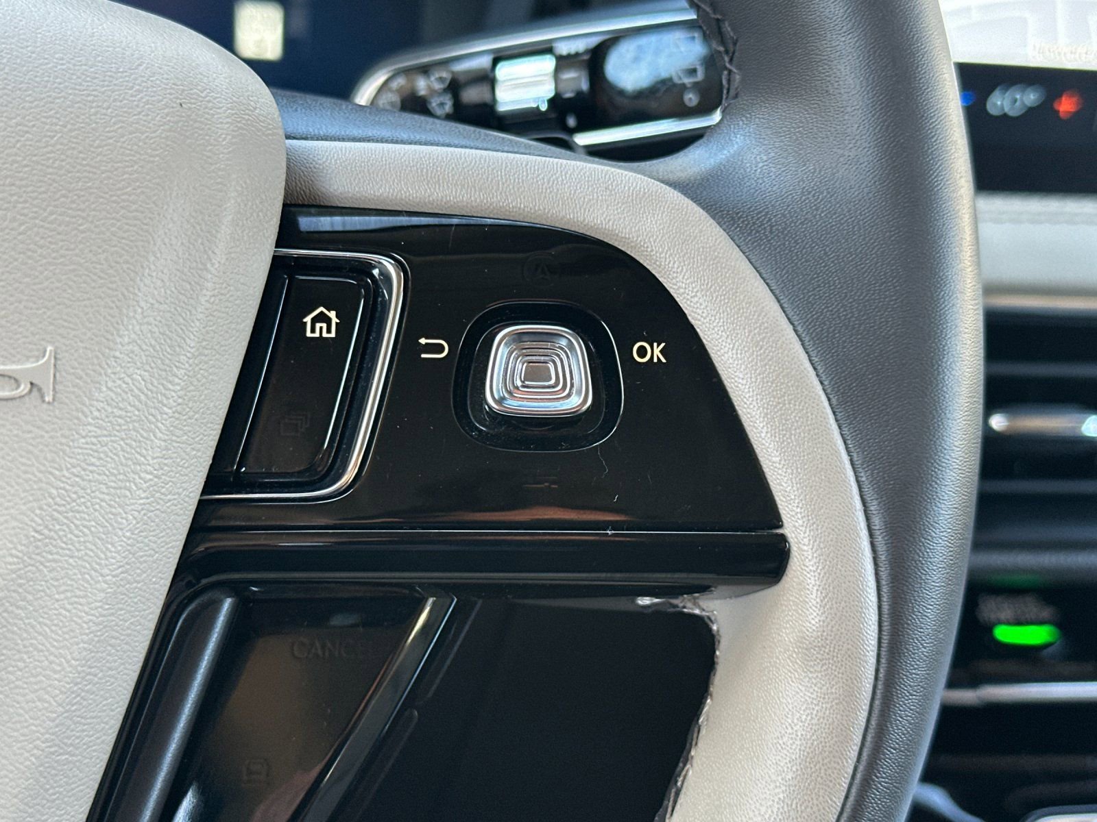 Used 2023 Lincoln Corsair FWD w/ Equipment Group 101A image 29