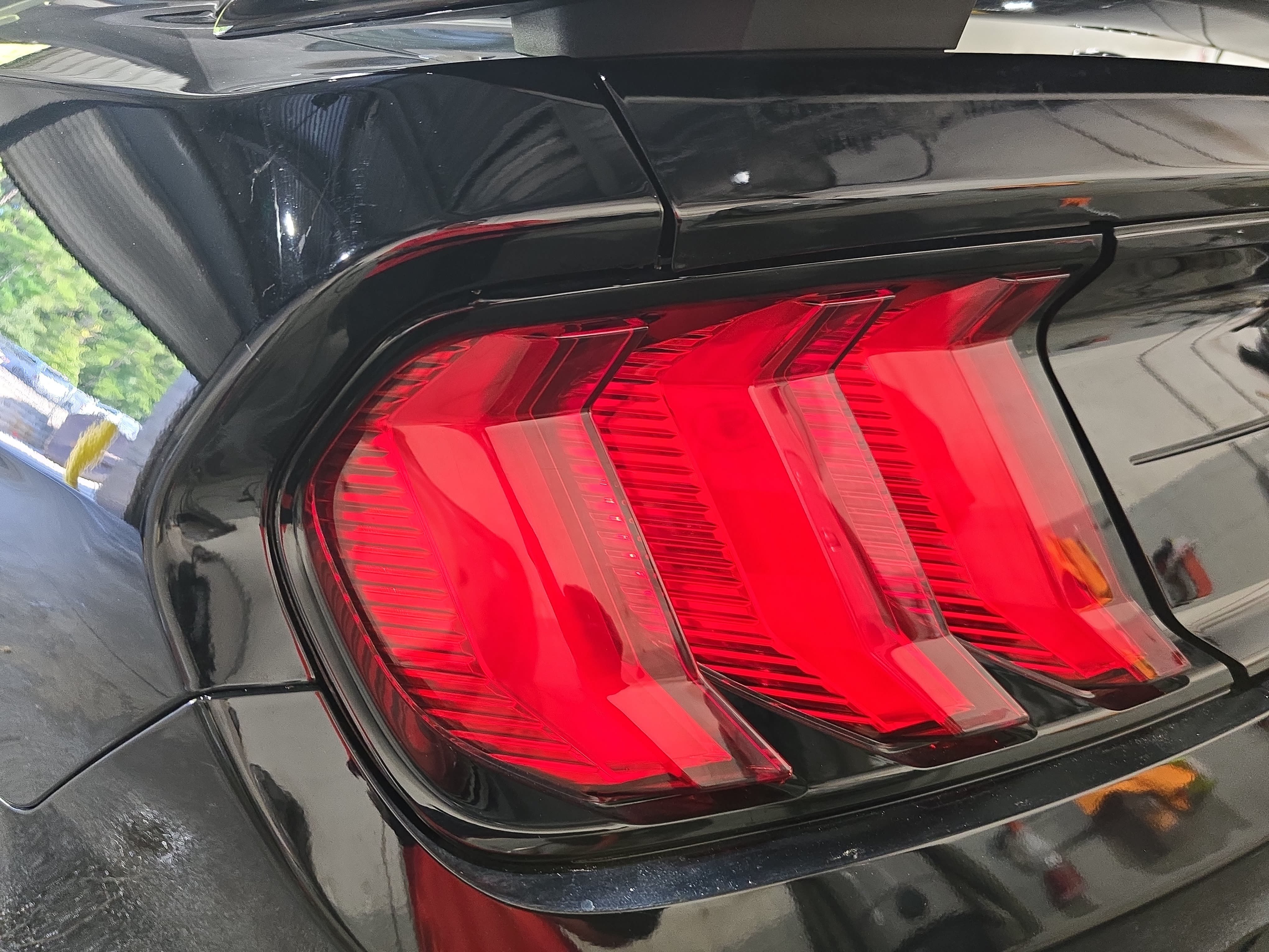 Used 2019 Ford Mustang GT Premium w/ Equipment Group 401A RWD image 29