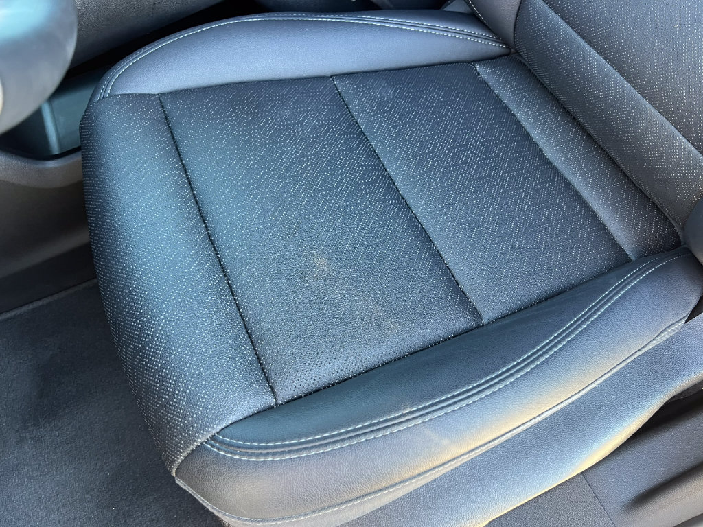 Used 2025 Chevrolet Equinox LT w/ Convenience Package II FWD image 10