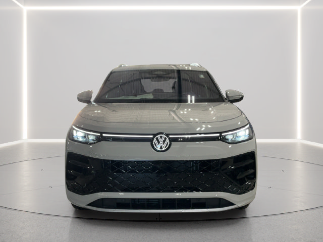 New 2026 Volkswagen Tiguan SEL R-Line AWD/4WD image 9
