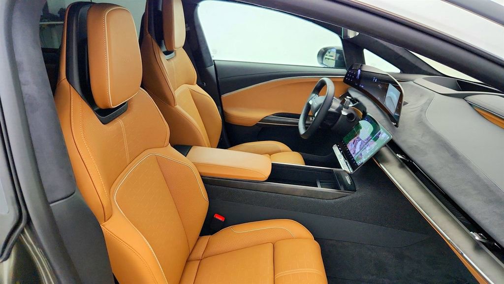 Used 2026 Lucid Gravity Grand Touring image 35