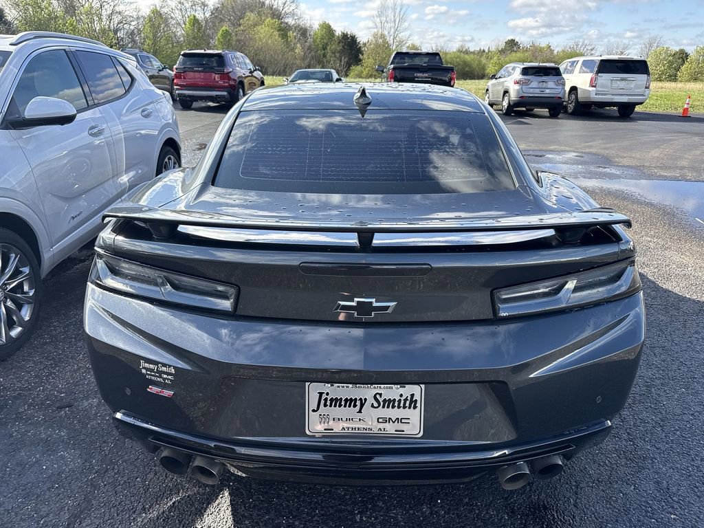 Used 2018 Chevrolet Camaro SS w/ LPO RS/SS Interior Package image 33