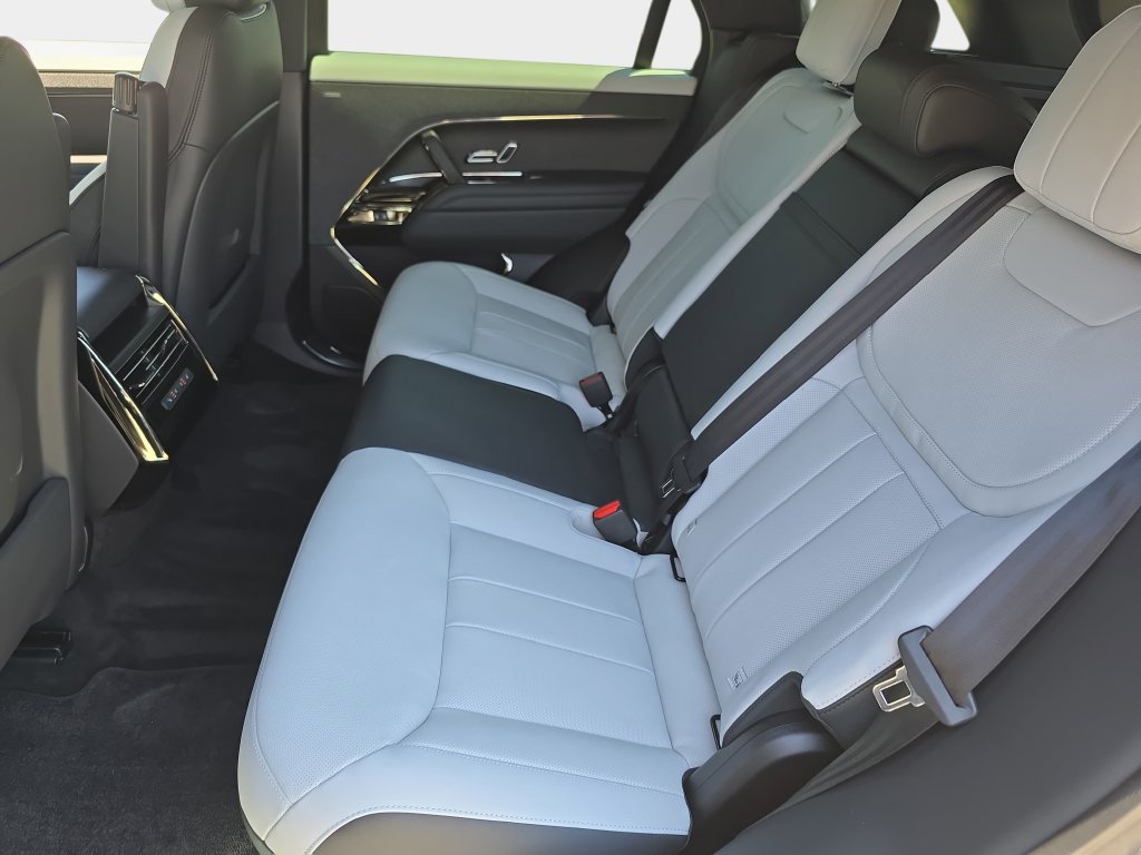 New 2025 Land Rover Range Rover Sport Dynamic SE AWD/4WD image 15