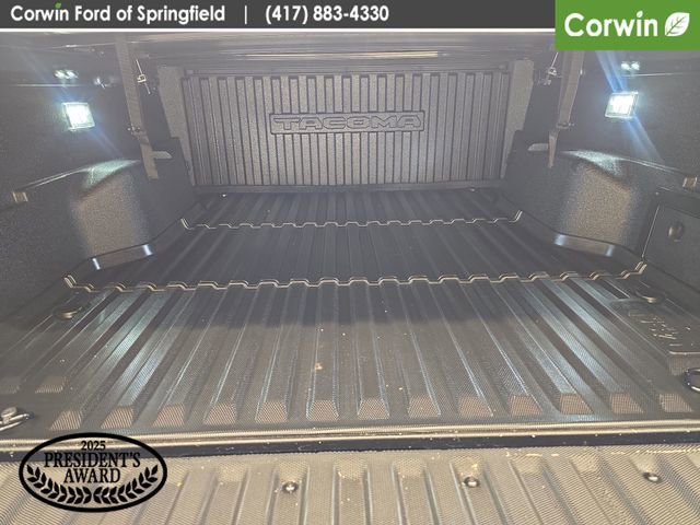 Used 2025 Toyota Tacoma Limited image 17