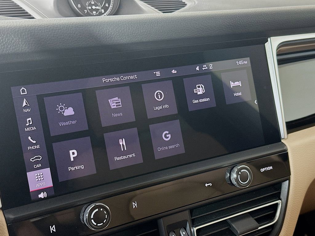 Certified 2023 Porsche Macan image 15