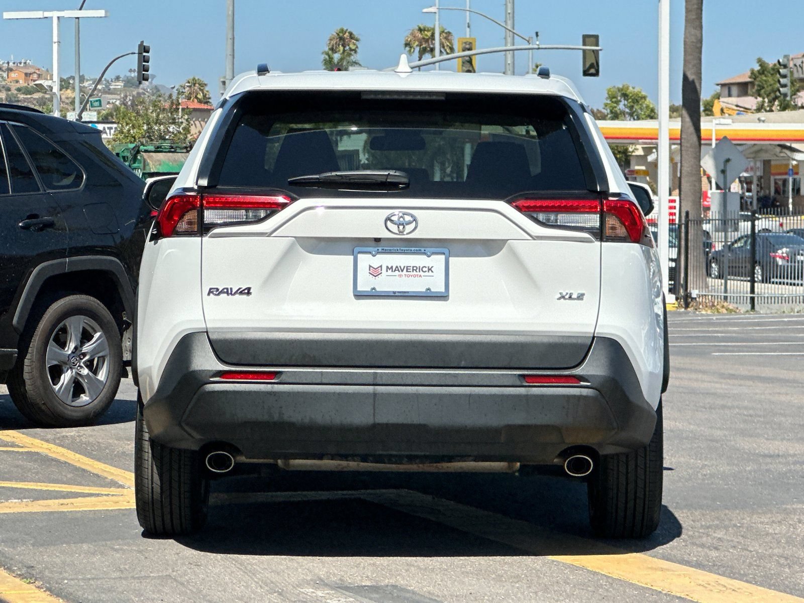 Used 2025 Toyota RAV4 XLE FWD image 4