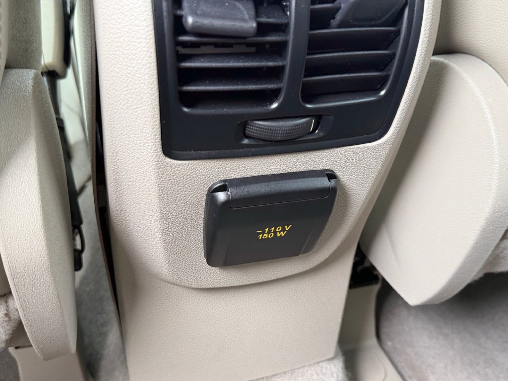 Used 2014 Ford Escape Titanium w/ Equipment Group 401A FWD image 17