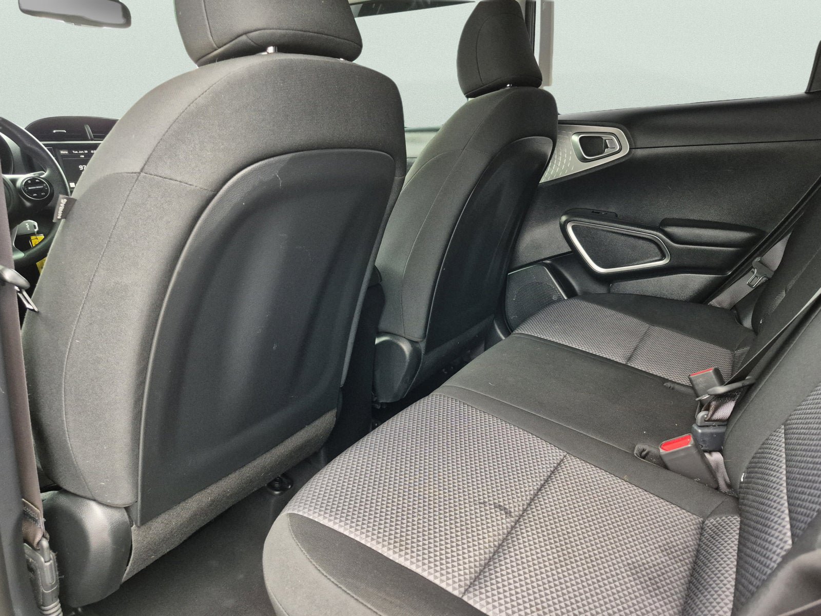 Used 2023 Kia Soul LX FWD image 16