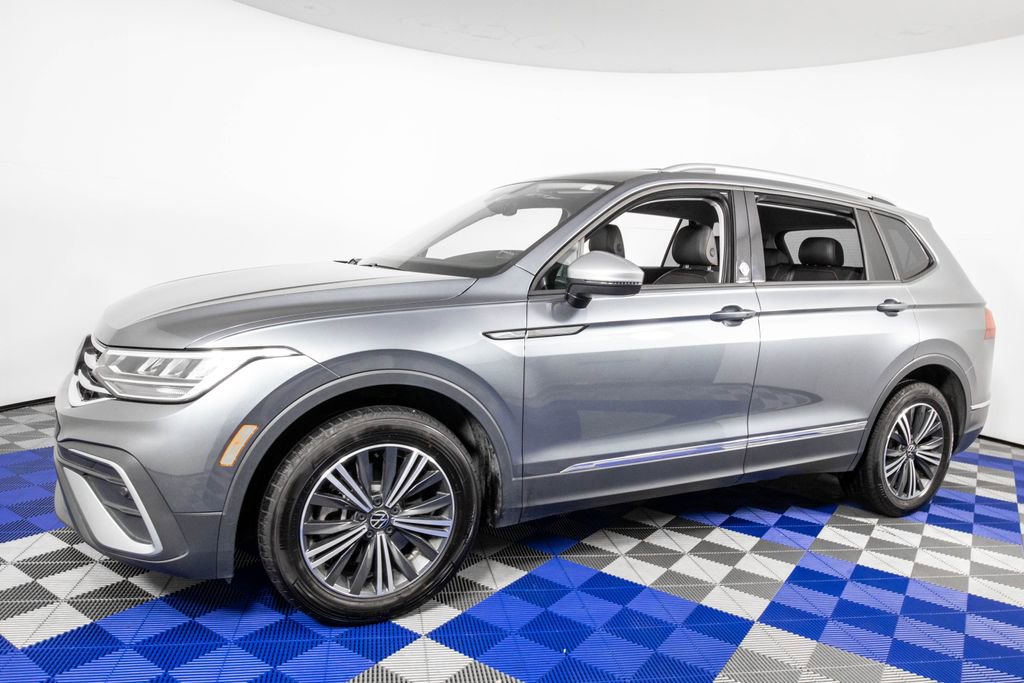 Used 2024 Volkswagen Tiguan Wolfsburg Edition FWD image 1