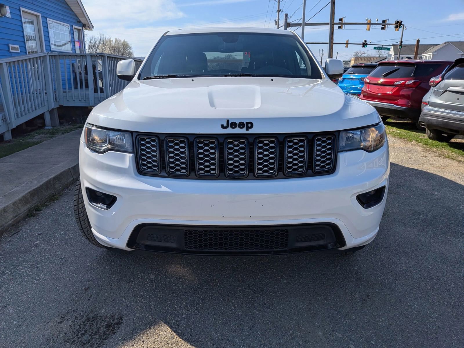 Used 2019 Jeep Grand Cherokee Altitude image 9