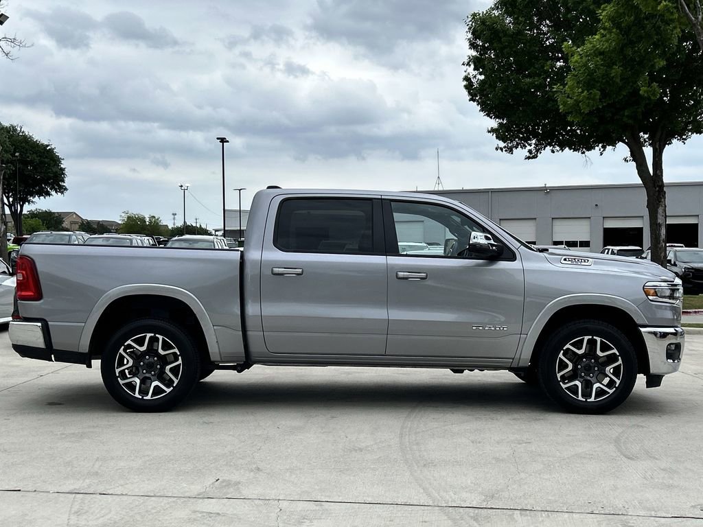 Used 2025 RAM 1500 Laramie AWD/4WD image 3
