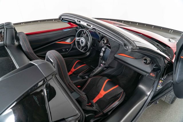 Used 2021 McLaren 720S Performance RWD image 24