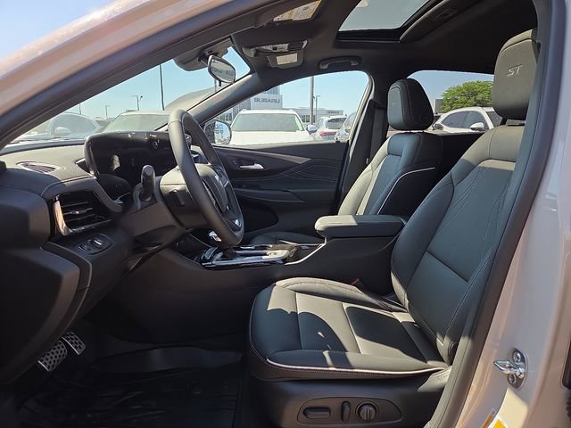 New 2026 Buick Envista Sport Touring image 11
