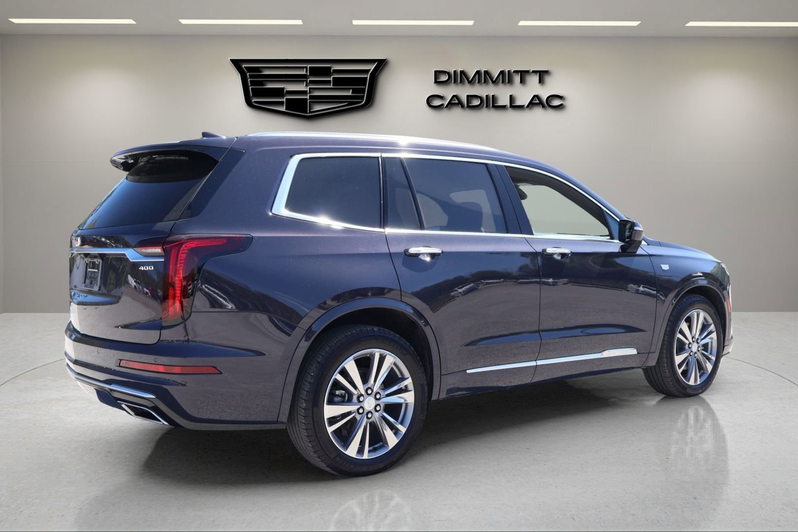 Certified 2025 Cadillac XT6 Premium Luxury w/ Platinum Package image 5