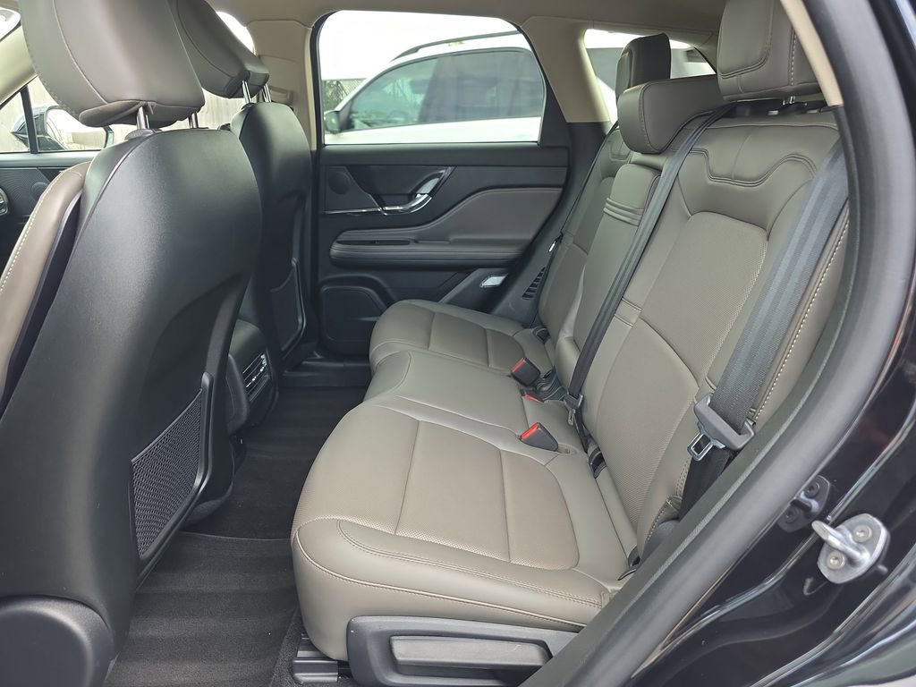 Used 2025 Lincoln Corsair Grand Touring w/ Equipment Group 301A image 12