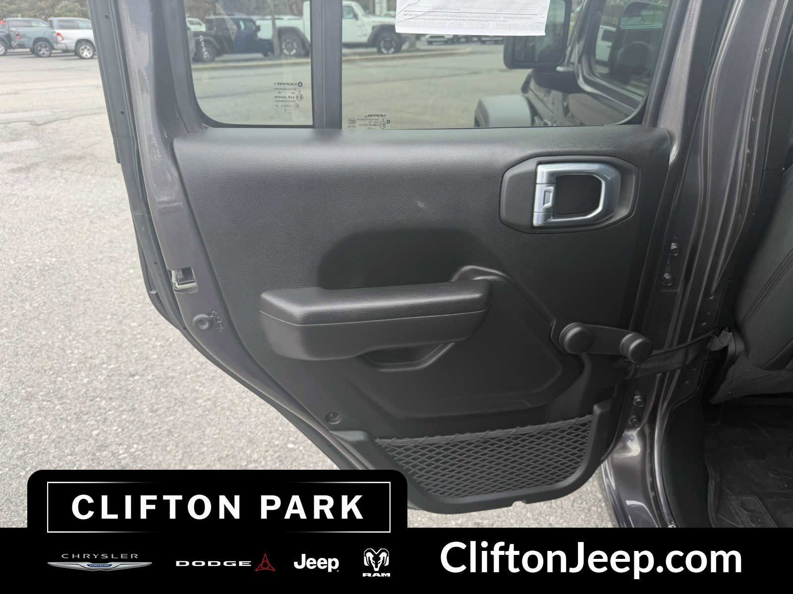 Used 2022 Jeep Wrangler Unlimited Sport AWD/4WD image 13