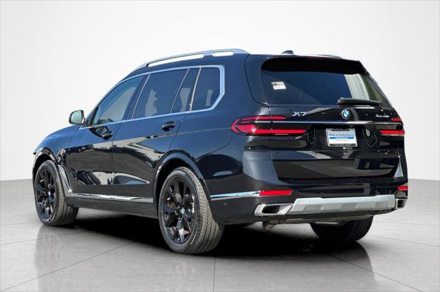 Used 2025 BMW X7 xDrive40i AWD/4WD image 3