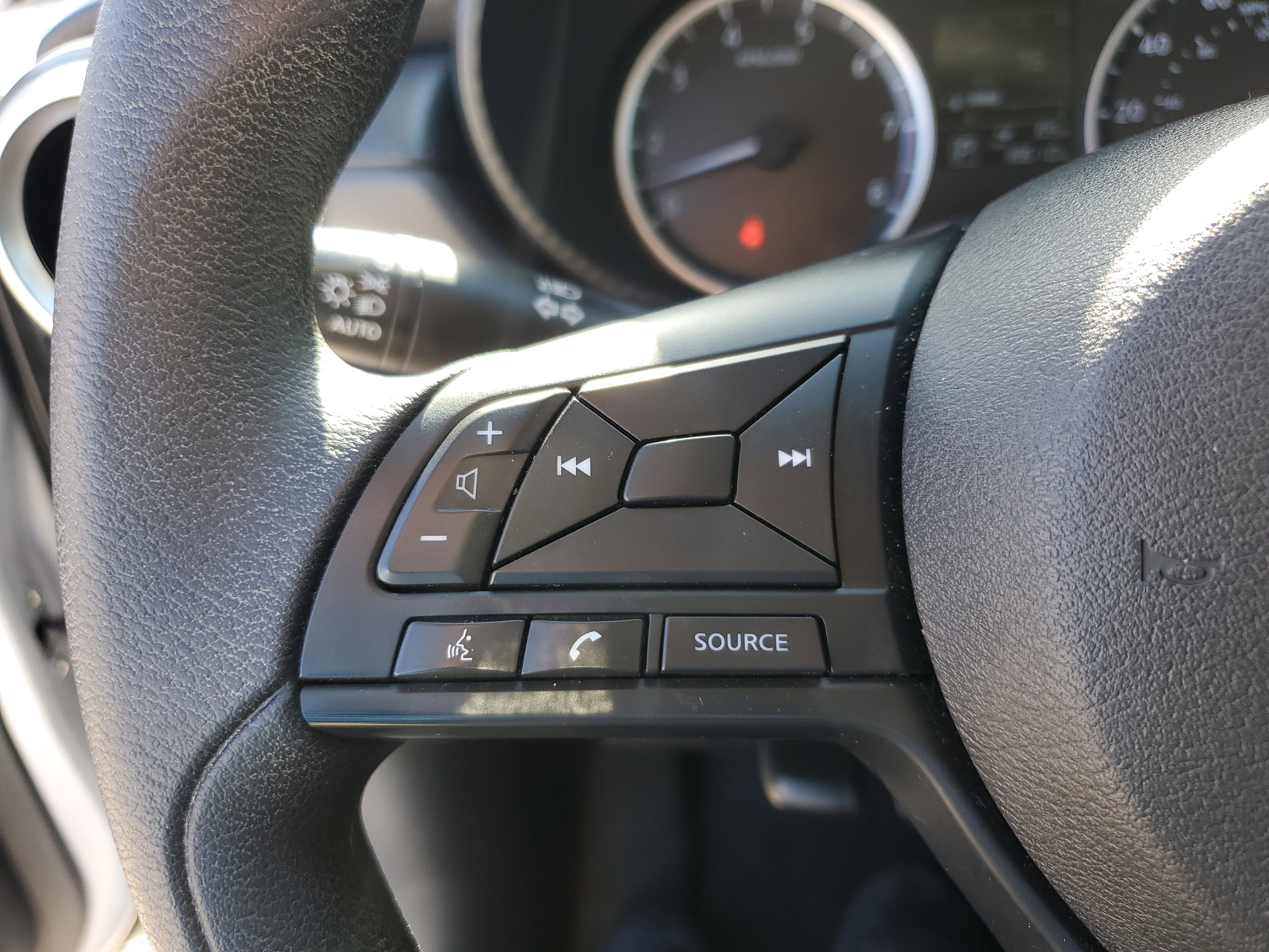 Used 2025 Nissan Versa S w/ Trunk Package FWD image 15