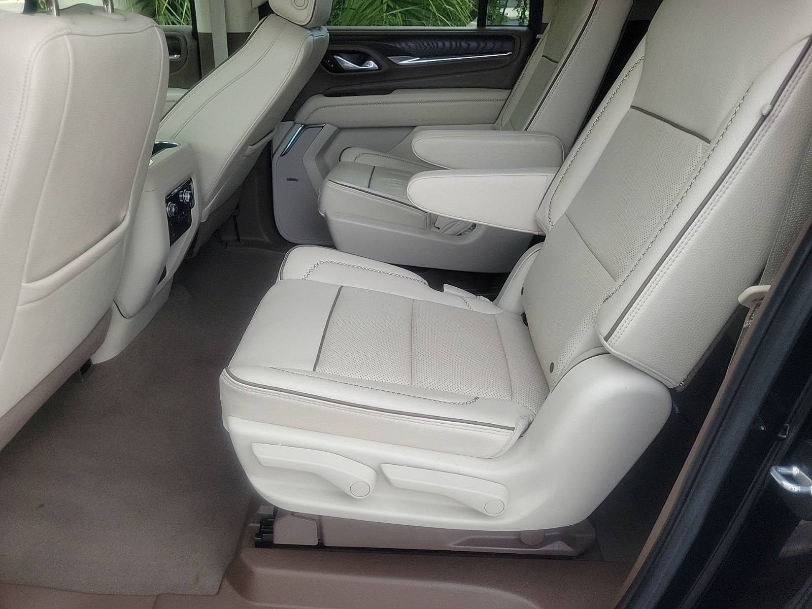 Certified 2023 GMC Yukon XL Denali RWD image 17