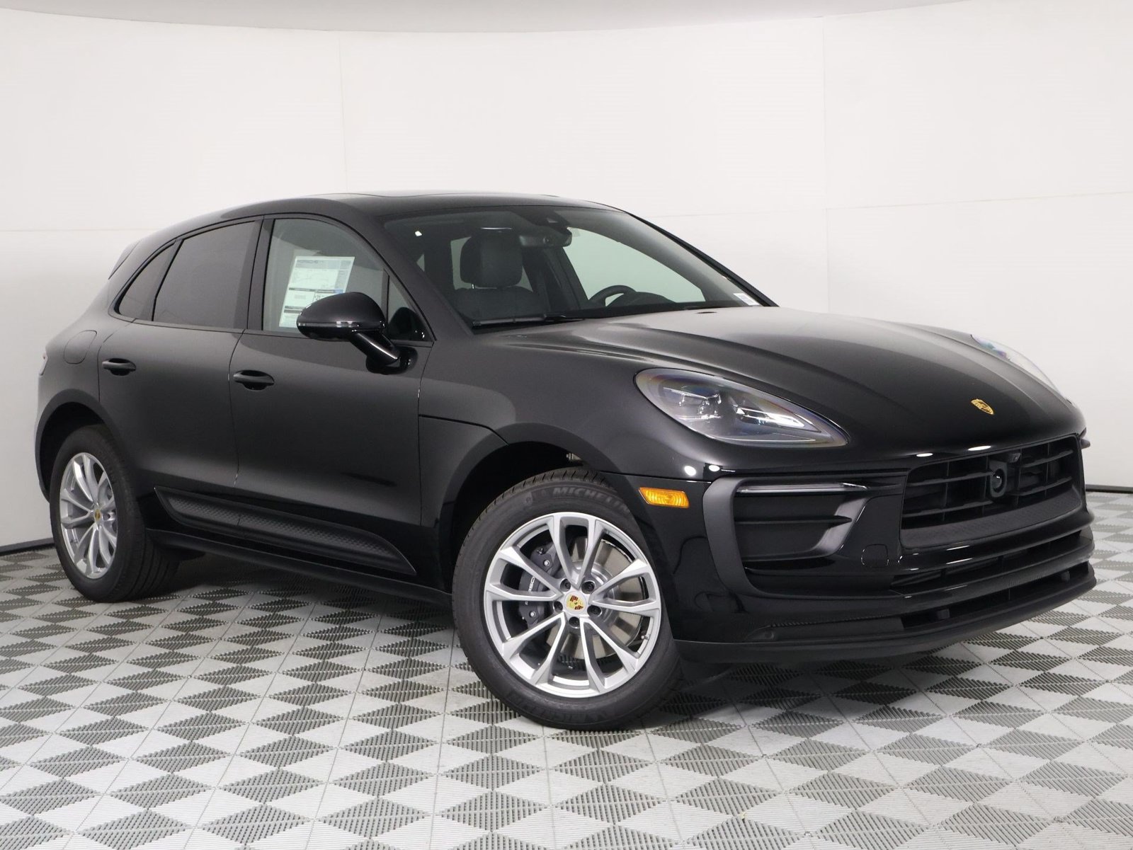 New 2026 Porsche Macan AWD/4WD image 9