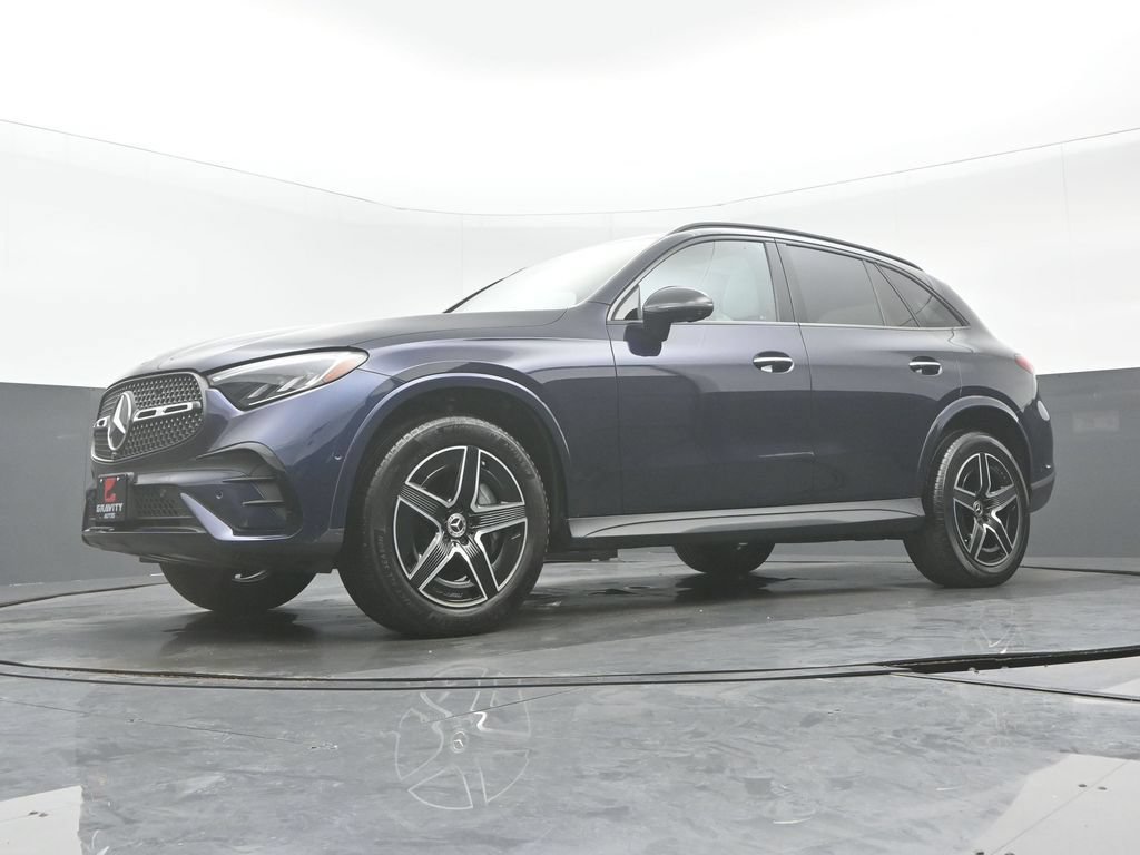 Used 2023 Mercedes-Benz GLC 300 4MATIC w/ AMG Line image 30