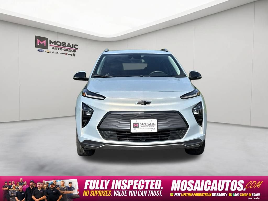Used 2023 Chevrolet Bolt EUV LT w/ Driver Confidence Package FWD image 2