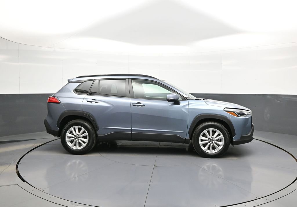Certified 2022 Toyota Corolla Cross LE AWD/4WD image 5