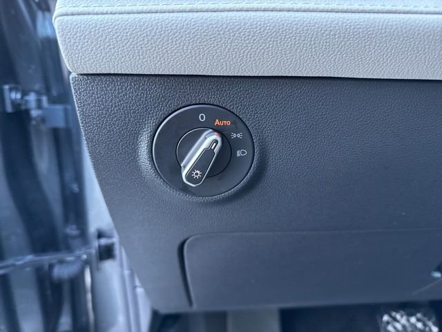 Certified 2025 Volkswagen Taos SEL w/ Black Wheel Plus Package image 11