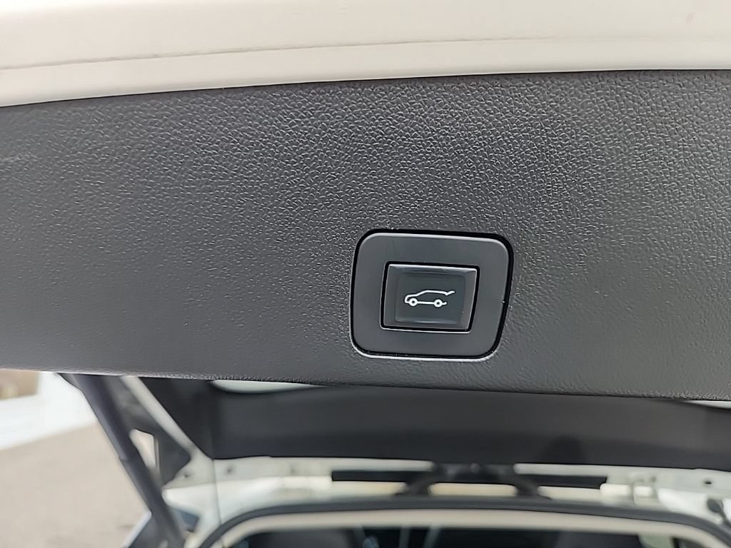Certified 2020 Buick Encore GX Essence FWD image 10