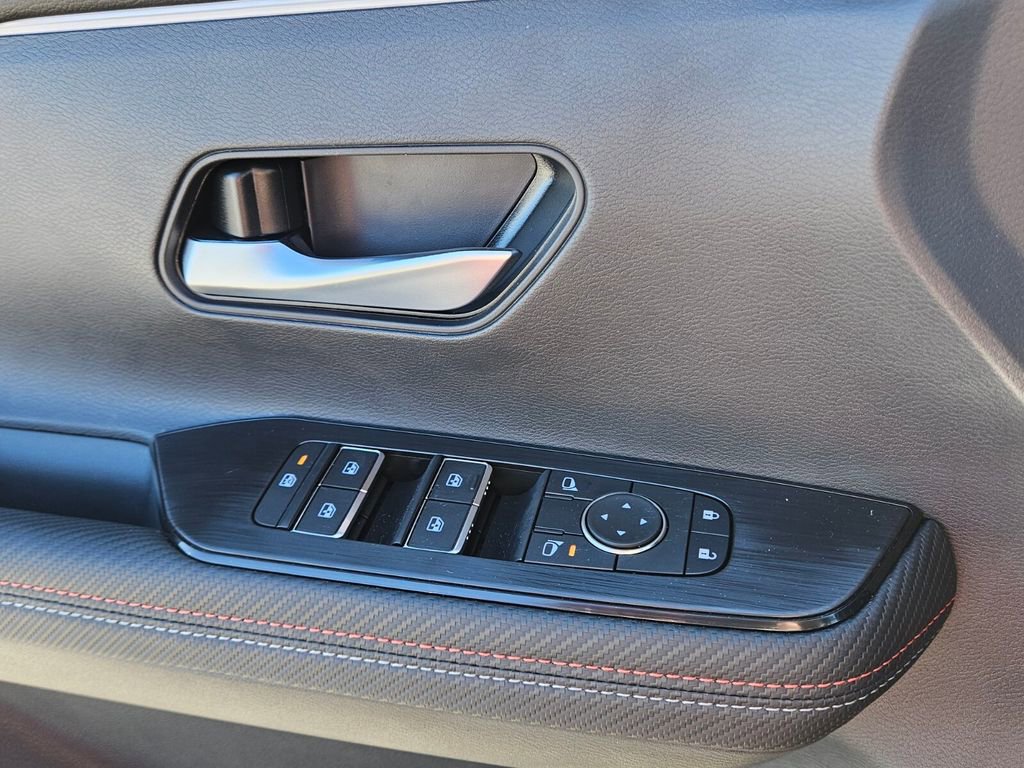 New 2026 Nissan Kicks SR image 29