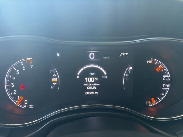 Used 2022 Jeep Grand Cherokee Laredo E AWD/4WD image 24