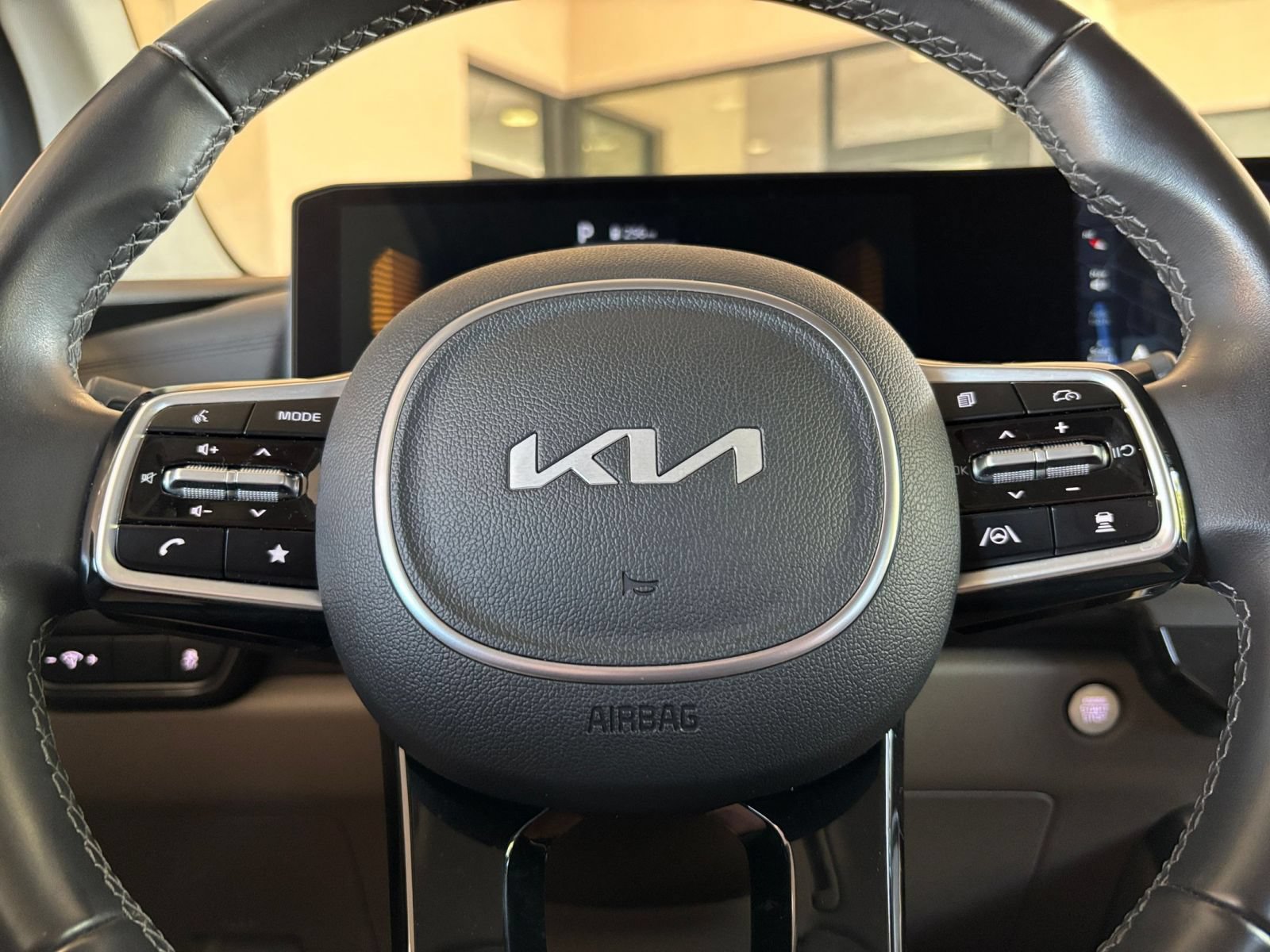 Used 2026 Kia Carnival FWD image 25