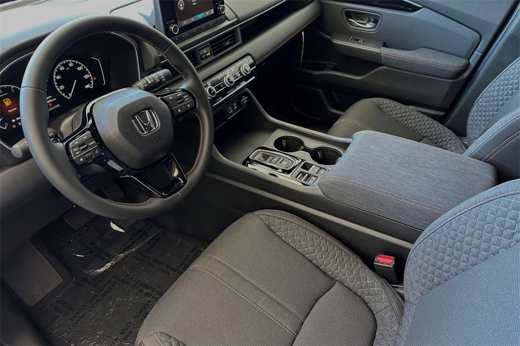 New 2025 Honda Pilot Sport image 10