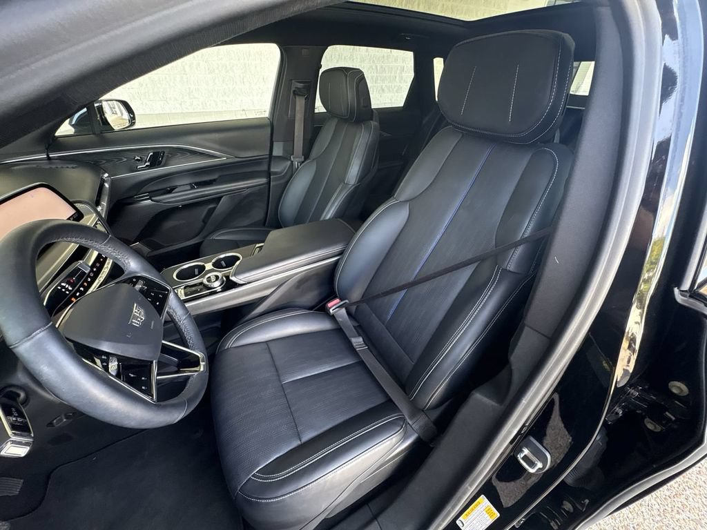 Certified 2024 Cadillac Lyriq Luxury AWD/4WD image 20
