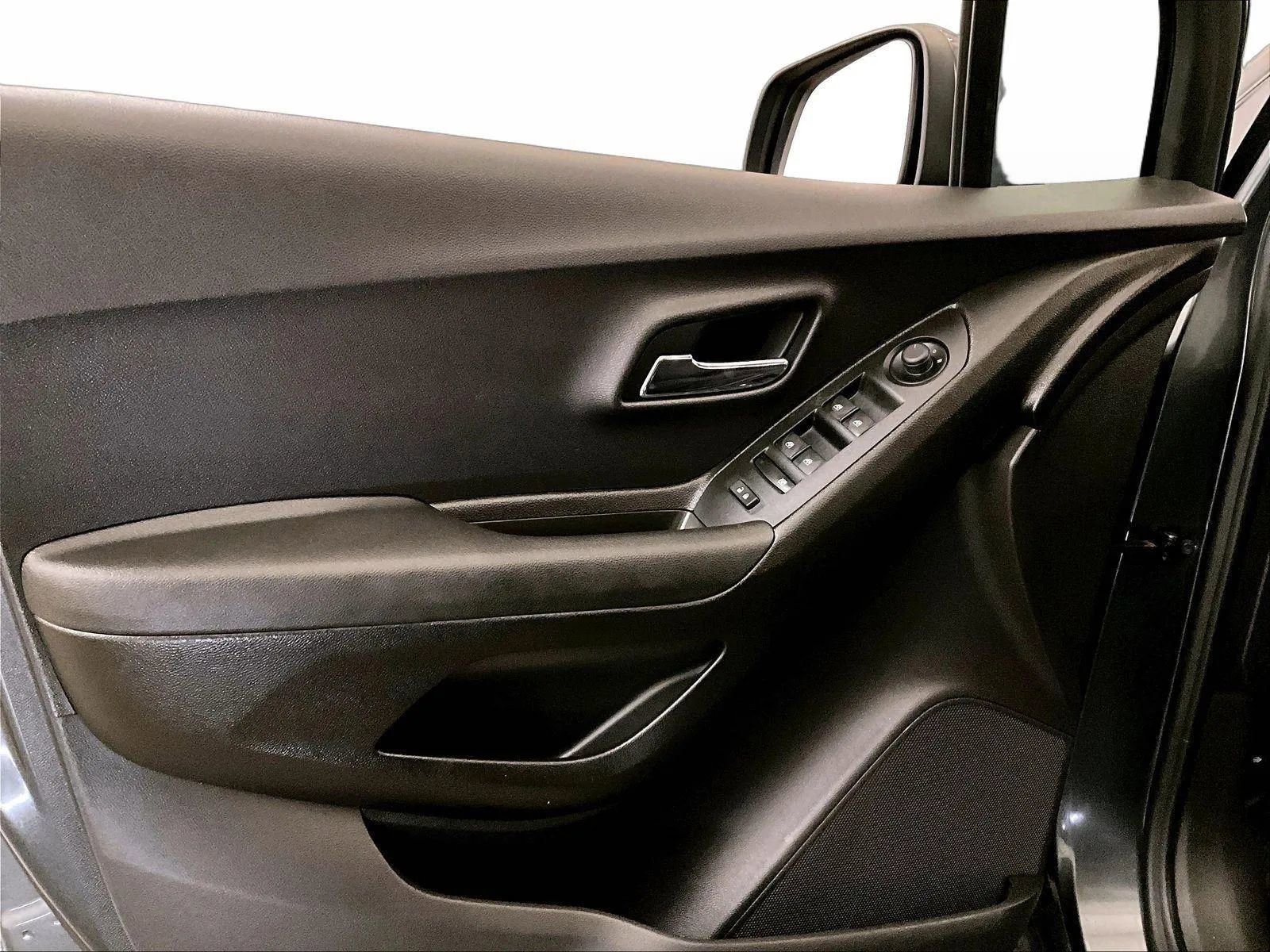 Used 2019 Chevrolet Trax LS image 22