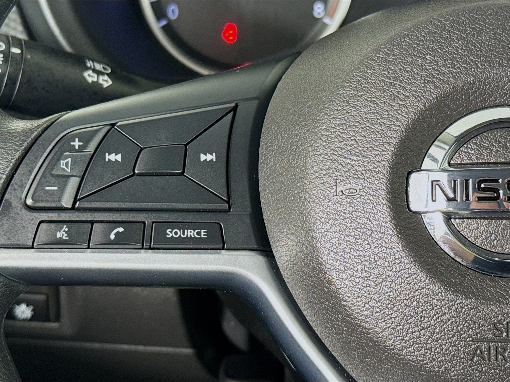 Used 2021 Nissan Kicks S FWD image 11