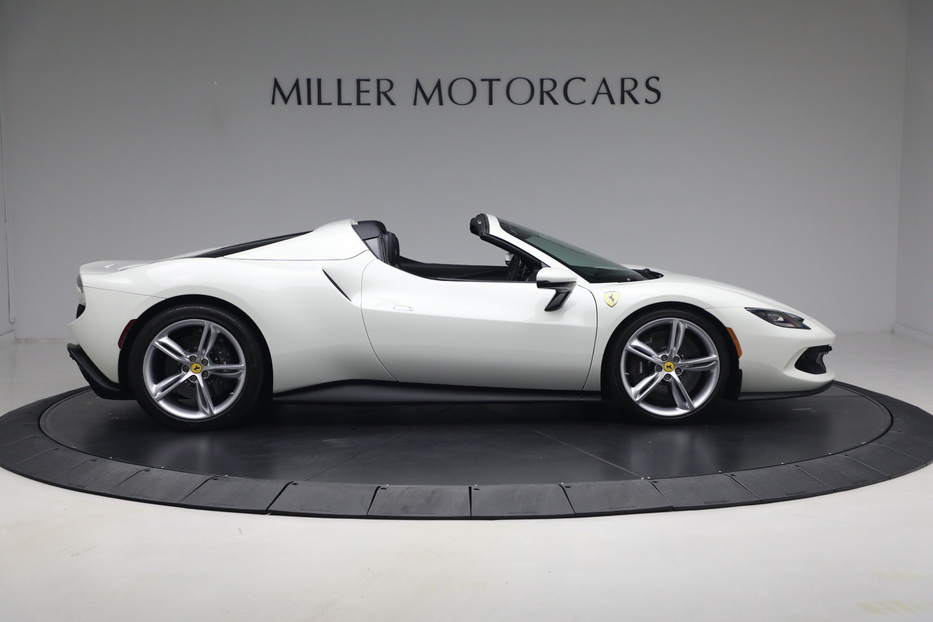 Used 2025 Ferrari 296 GTS RWD image 9