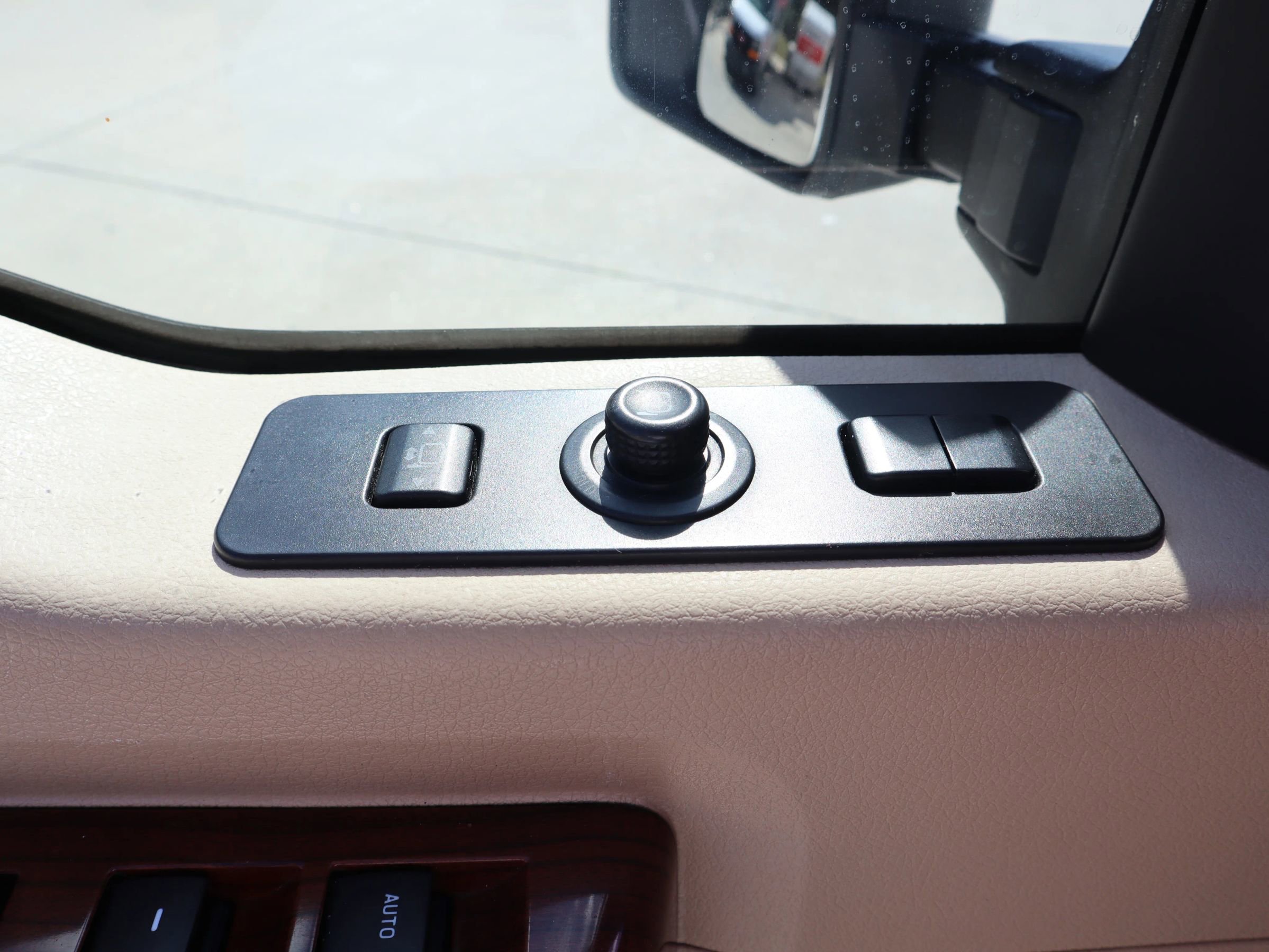 Used 2015 Ford F350 King Ranch w/ King Ranch w/Chrome Package image 25