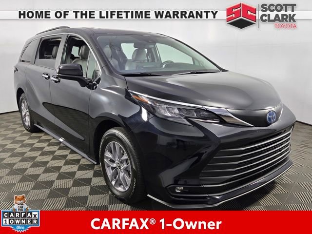 Used 2025 Toyota Sienna XLE