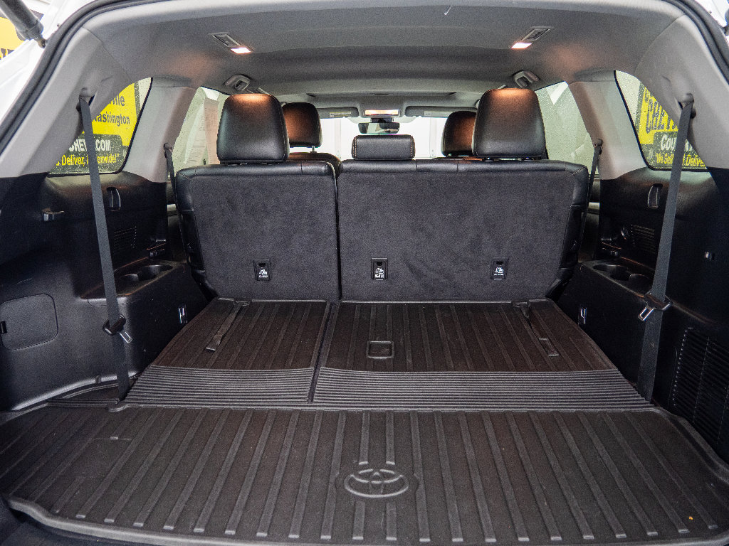 Used 2017 Toyota Highlander XLE image 18