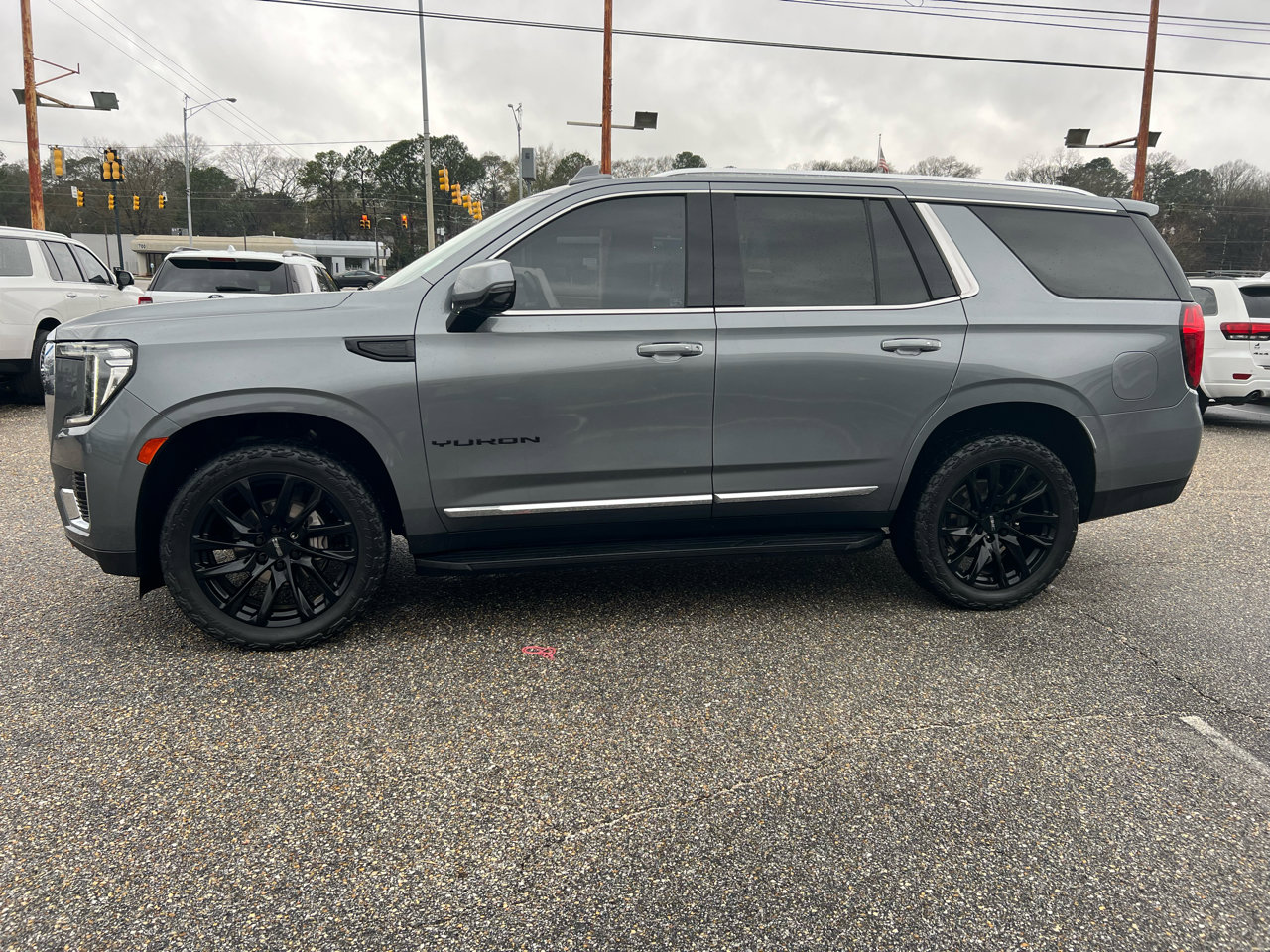 Used 2022 GMC Yukon SLT w/ SLT Premium Package image 18