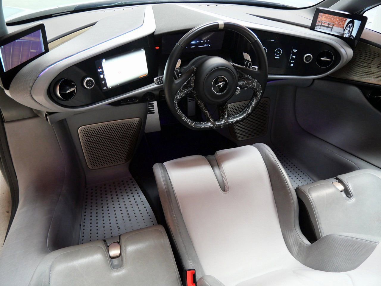 Used 2020 McLaren Speedtail RWD image 8